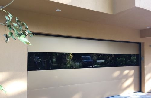 Centauri Models With Frameless Glass Windows